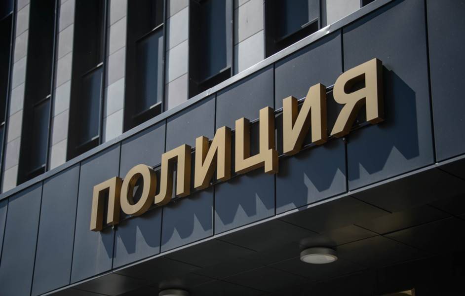 Полиция Москвы проверяет информацию о драках за деньги в одной из школ