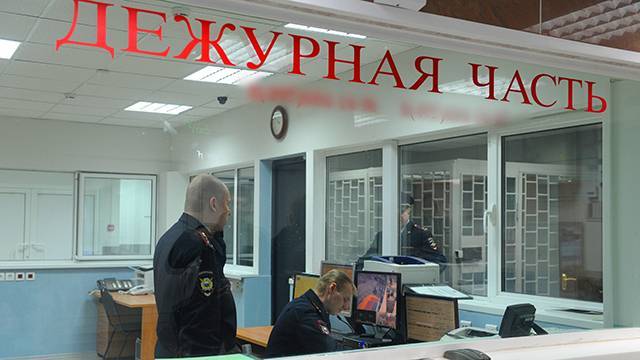 Полиция проверит информацию о драках за деньги в московской школе