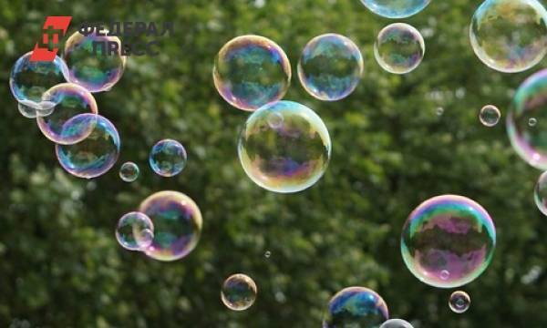 Калининградские таможенники запретили ввоз контрафактных мыльных пузырей «с кубком ФИФА»