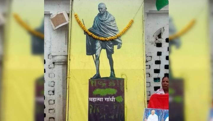 В Индии в день 150-летия Махатмы Ганди украли его останки