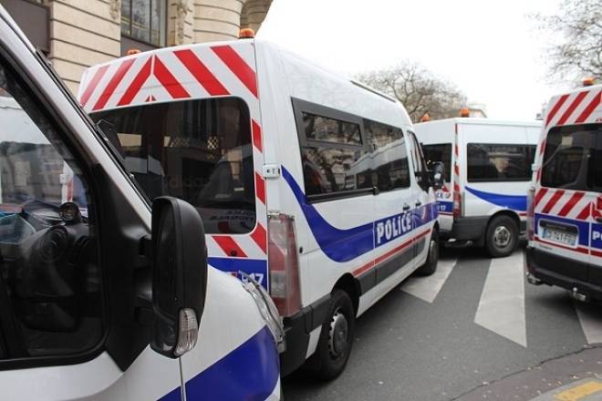 Четыре человека стали жертвами нападения в префектуре полиции Парижа