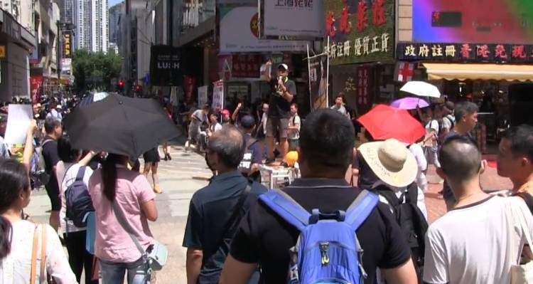 Китайцы прогоняют США из Гонконга, советуя не путать Китай с Украиной