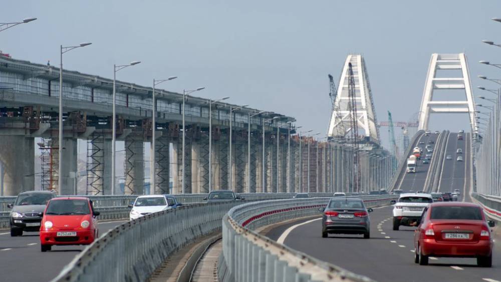 Крымский мост обеспечили устойчивой сотовой связью