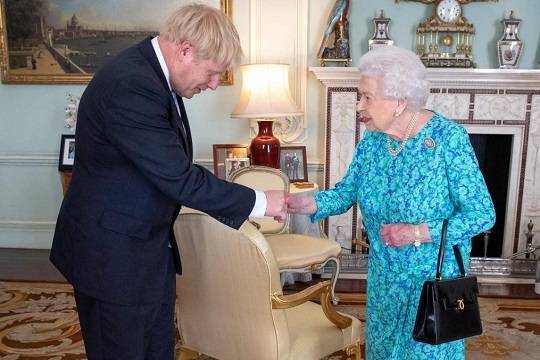 Борис Джонсон будет просить королеву о приостановке работы парламента