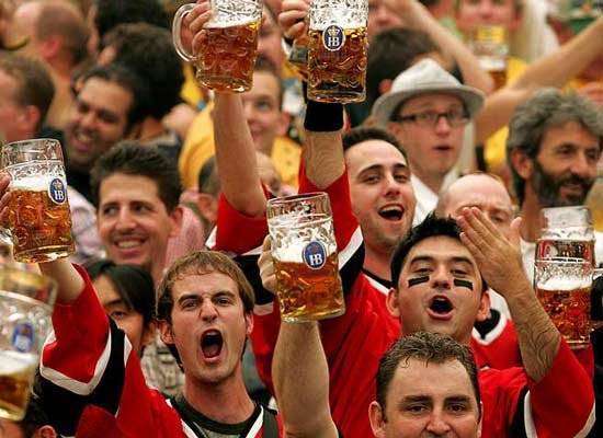 На стадионы хотят вернуть пиво