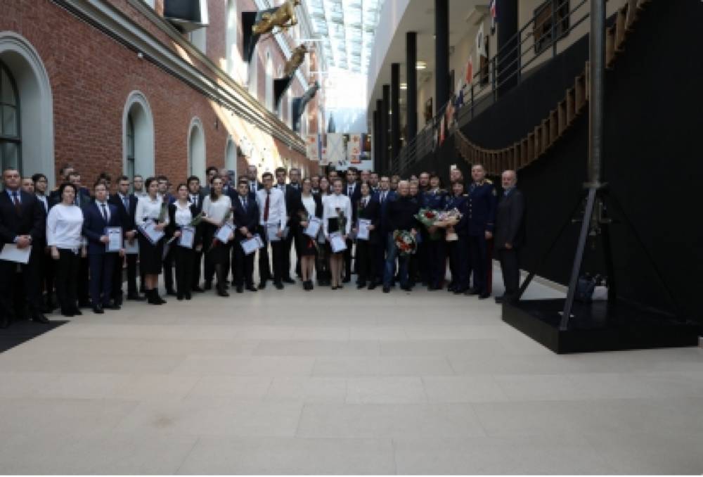 26 молодых следователей из Петербурга торжественно приняли Присягу