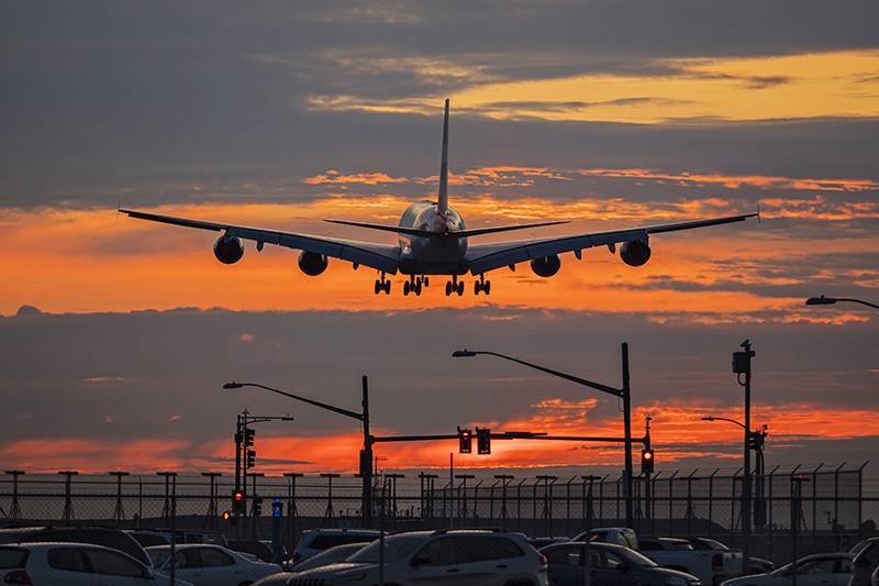 Летевший в Таиланд самолет экстренно сел в Москве из-за пассажира