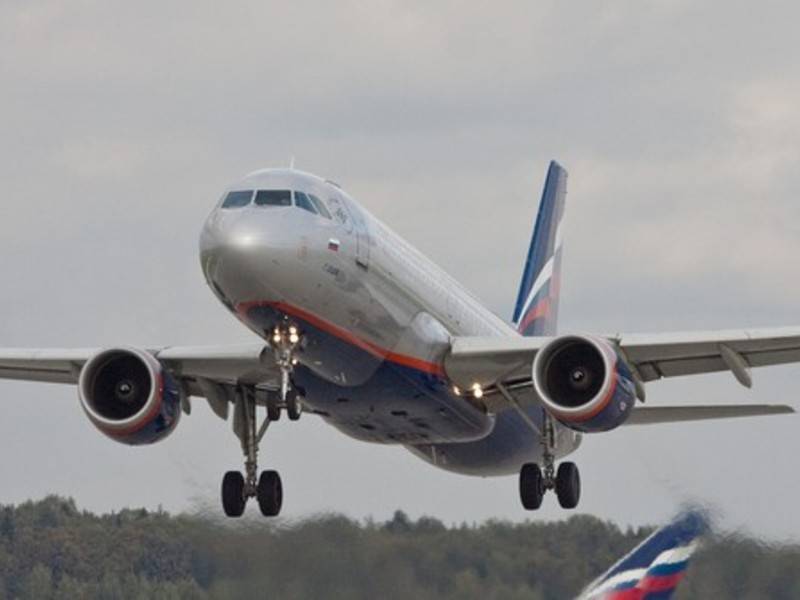 Самолёт экстренно сел в Волгограде из-за смерти пассажира
