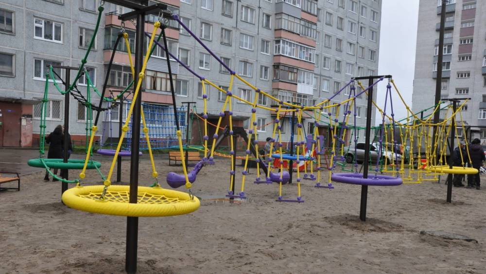 В Новодвинске жильцы дома собрали 300 тыс. рублей на детскую площадку