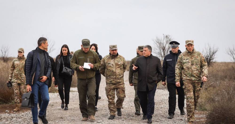 Глава МИД Украины поддержал националистов "Азова"