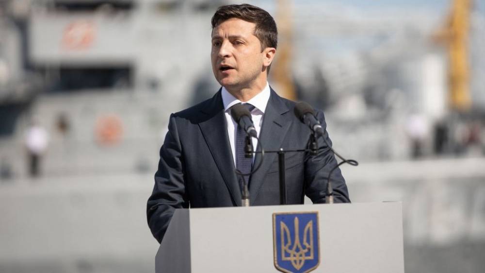 В офисе Зеленского объяснили снижение рейтинга президента Украины