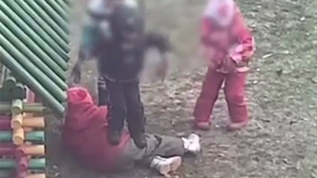 Сотрудники детсада в Ярославле отреагировали на избиение ребенка