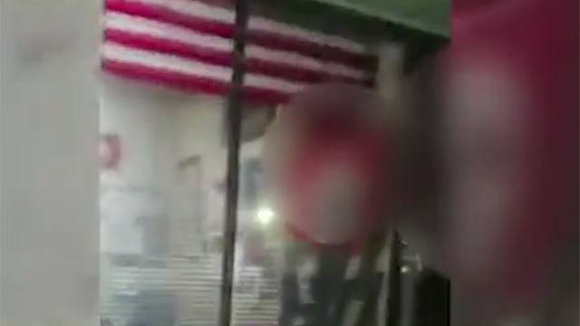 Видео: в мэрии Сакраменто вывесили нацисткий флаг