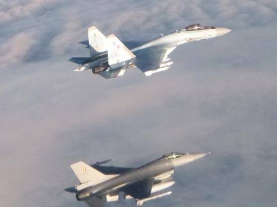 Бельгия сообщила о перехвате «мощного Су-35» над Балтикой