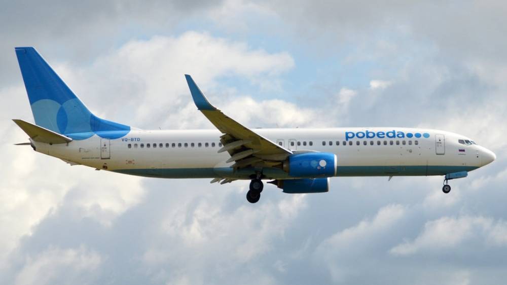Самолет из Петербурга экстренно сел в Волгограде из-за смерти пассажира