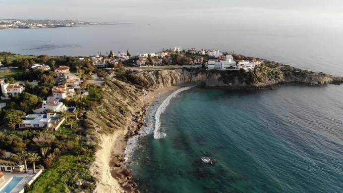 На Кипре решили проверить получивших гражданство за инвестиции