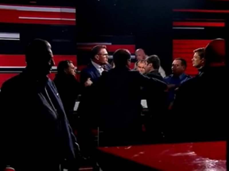 "Руками не трогай": на шоу Соловьева подрались украинские эксперты
