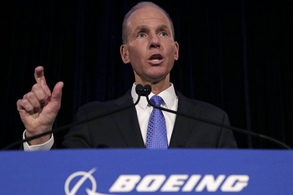 Глава Boeing впервые выступил на слушаниях в Конгрессе после крушения двух самолетов 737 MAX