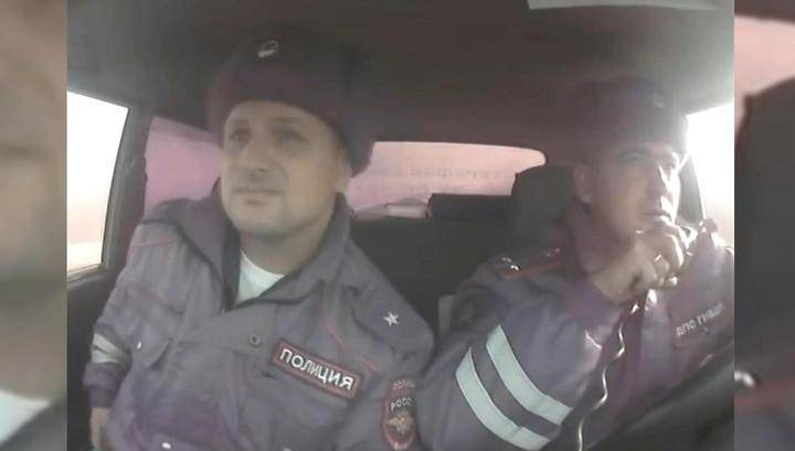 Новосибирские инспекторы со стрельбой задержали в чистом поле пьяного тракториста