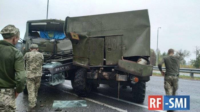 На трассе Киев — Житомир произошло ДТП с участием военной колонны