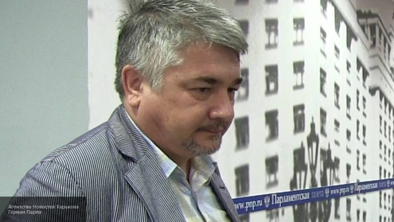 Киевский аналитик заявил о "надоевшей" всем Украине и вероятности ликвидации страны