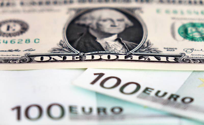 Курс валют 30&nbsp;октября: доллар и евро падают