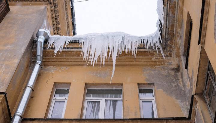 Власти Петербурга: Мы поняли, что зимой надо чистить снег