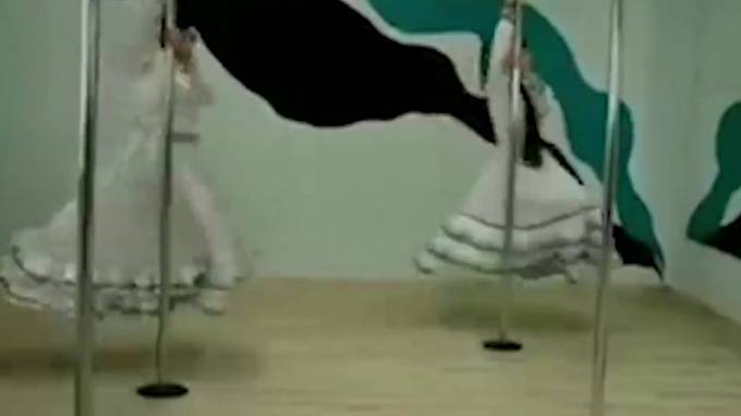 Видео: Девушки из Уфы исполнили башкирский национальный танец на пилоне