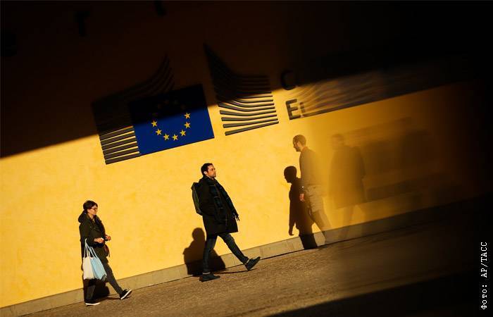 Туск объявил о согласии ЕС на отсрочку Brexit до 31 января