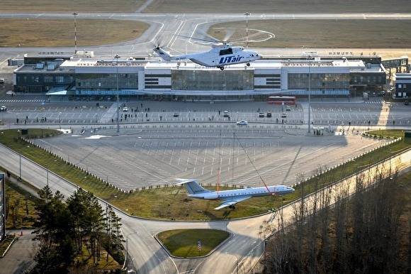 На парковке у аэропорта Рощино установили самолет Ту-134 — это памятник авиаторам