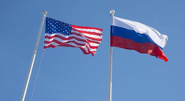 РФ и США обсуждают восстановление численности персонала посольств