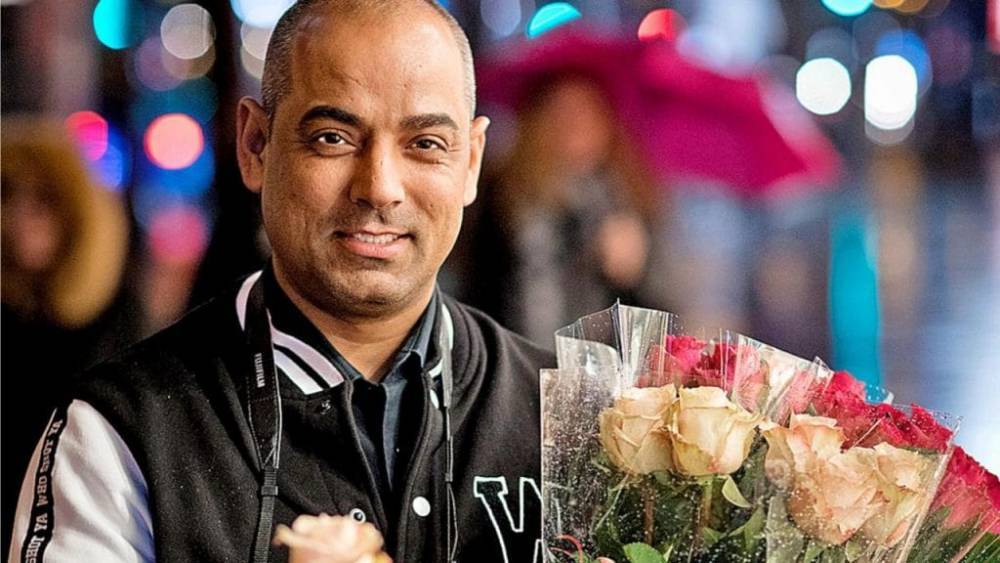 Прибыльный бизнес: беженец зарабатывает тысячи на продаже цветов