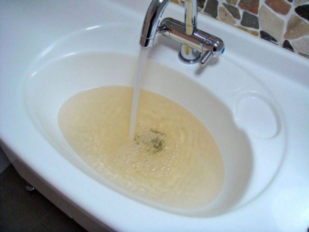 Жителям двух микрорайонов Глазова придется пить несколько дней некачественную воду