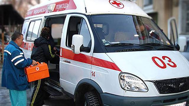 19-летняя девушка выпала из окна седьмого этажа в Москве