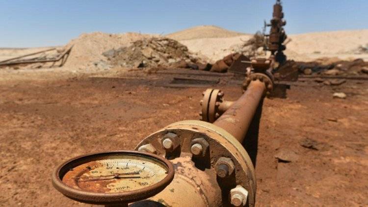 США остаются в Сирии, чтобы продолжать кражу нефти - эксперт