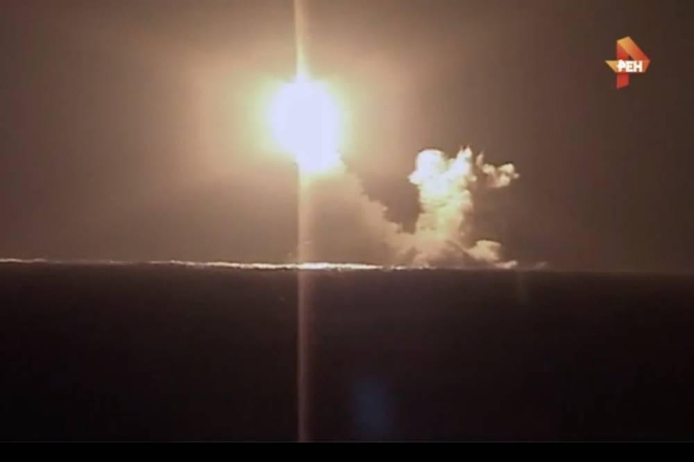 Видео: ракеты "Булава" запустили с подлодки "Князь Владимир"