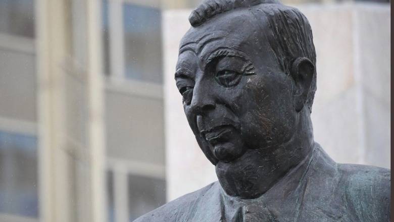 То ли Горький, то ли Хлестаков: в Сети обсуждают памятник Примакову
