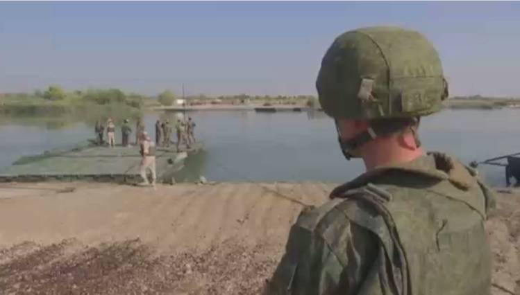 Российские военные построили стратегический мост через Евфрат в Сирии
