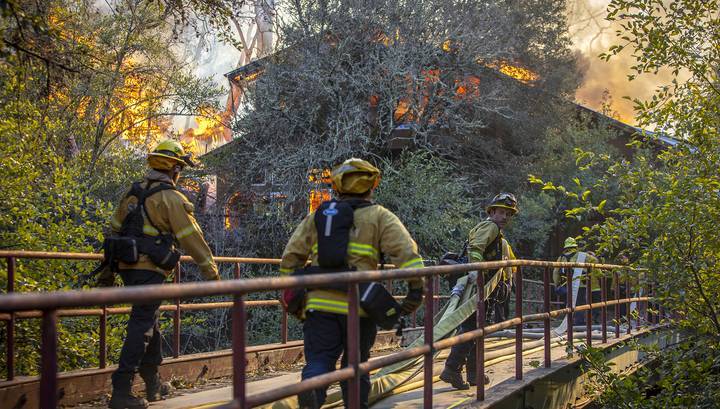 Из-за пожаров в Калифорнии сложилась экстремальная ситуация