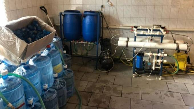 В Петербурге компания производила опасную для жизни питьевую воду