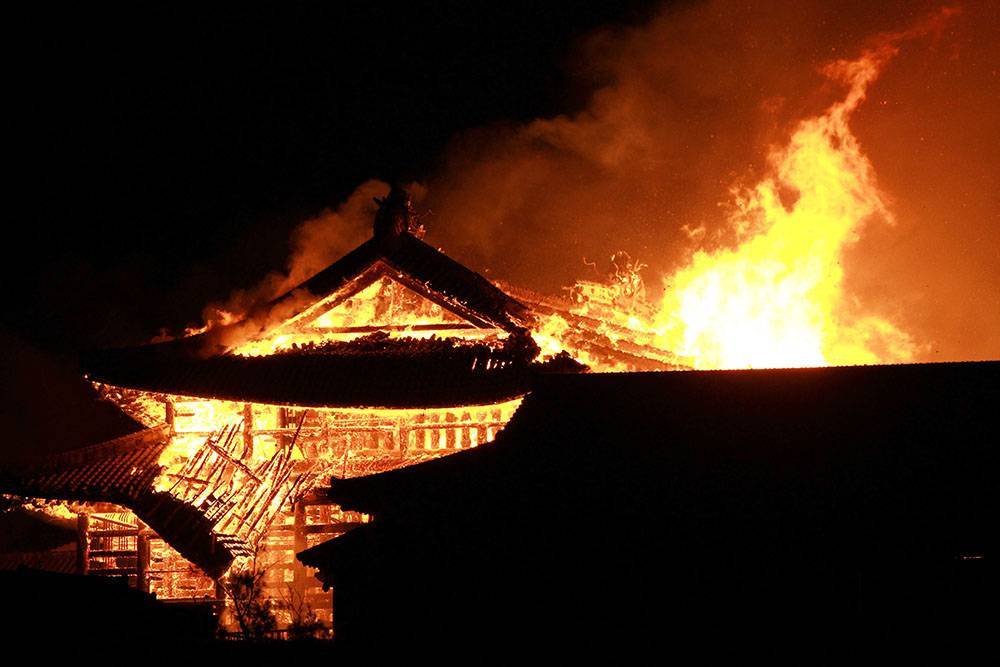 В Японии сгорел замок из списка мирового наследия ЮНЕСКО