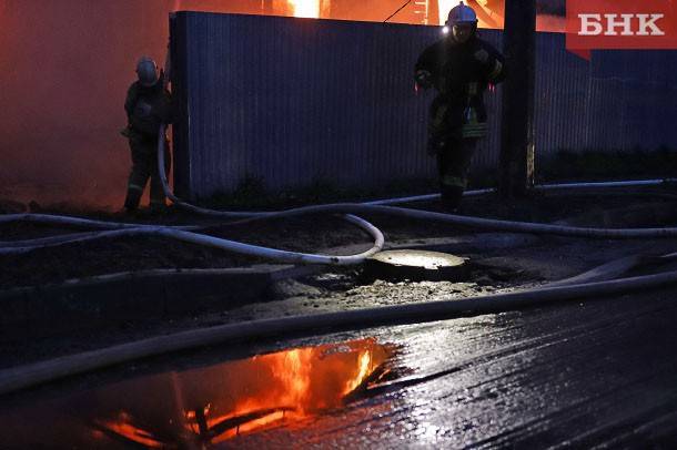 На пожаре в Троицко-Печорском районе спасли женщину
