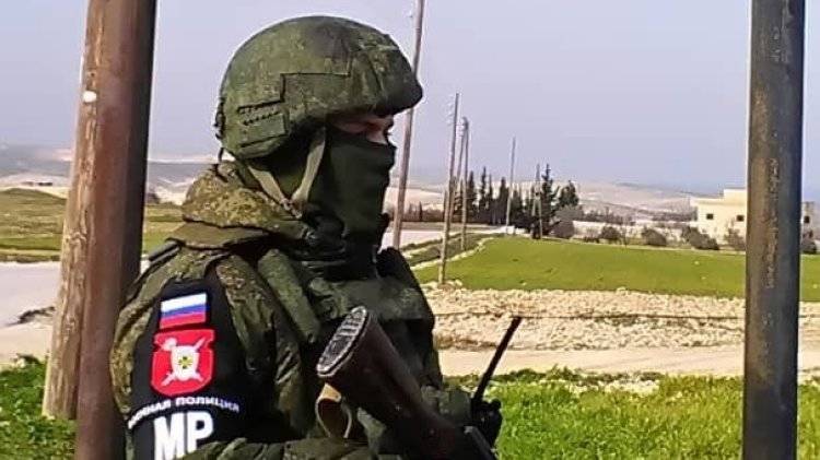 Военные РФ и Турции вышли на совместный маршрут патрулирования для защиты границы Сирии