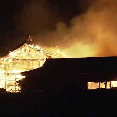 Пожар в древнем замке Сюри в Окинаве ликвидирован спустя 12 часов
