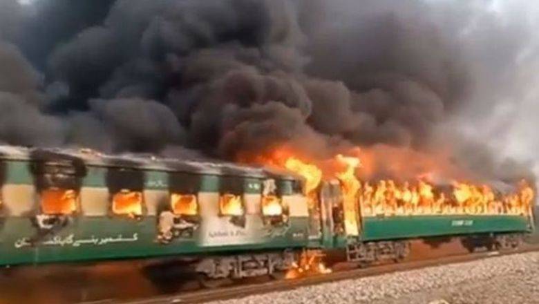 В Пакистане 40 человек погибли при пожаре в поезде