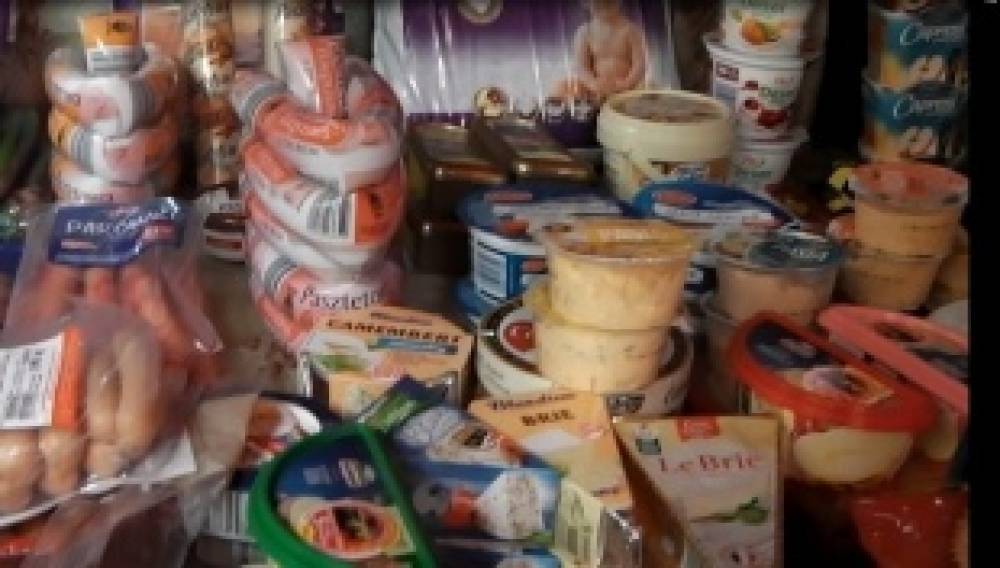 Жительнице Карелии пришлось оставить на границе более 15 кг продуктов