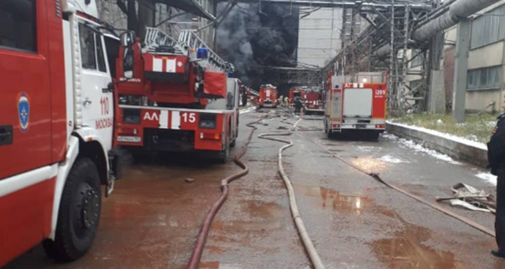 Пожар на складе в Перове локализован