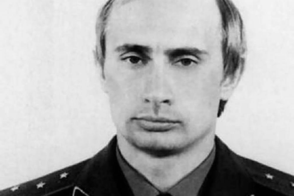 Характеристика КГБ: Путин В.В. постоянно повышает свой идейно-политический уровень