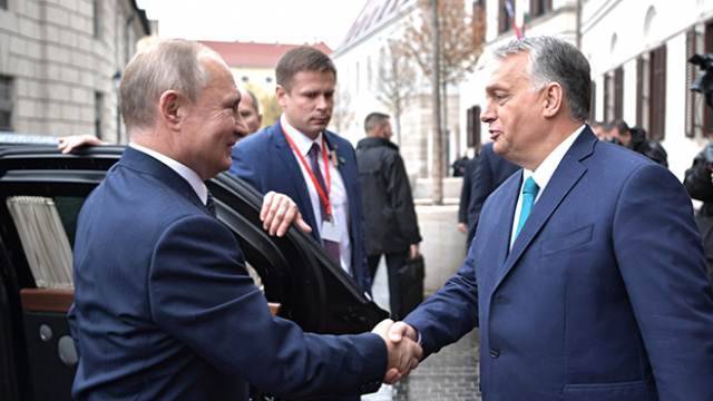 Путин и Орбан обсудили двустороннее сотрудничество