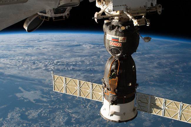 Рогозин: Российские экипажи «Союзов» урежут для доставки на МКС американцев
